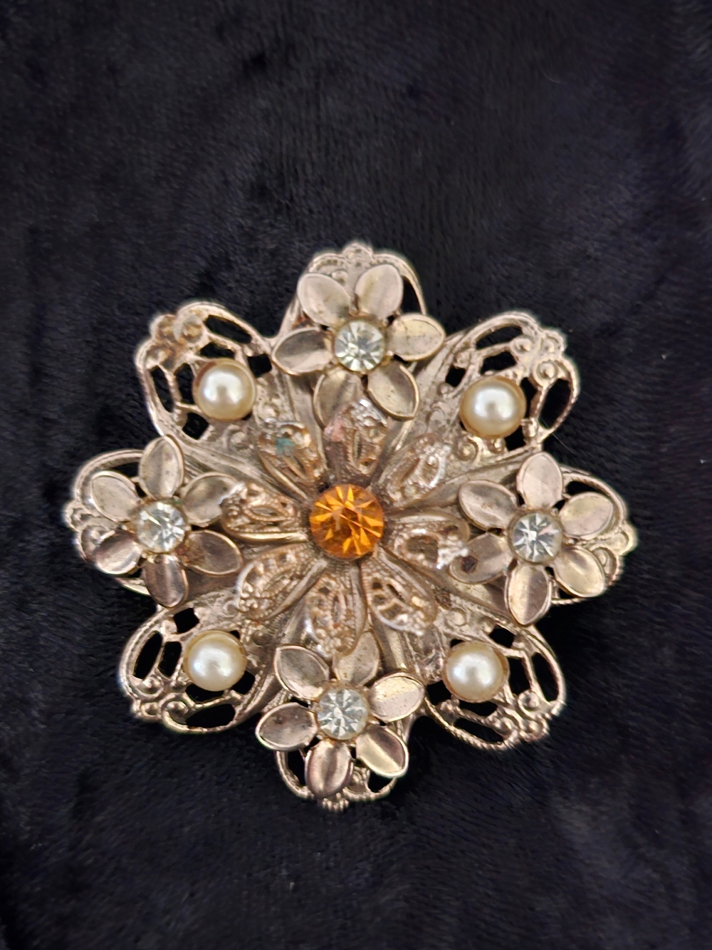 Vintage-Inspired Gold Flower Brooch with Pearls and Amber Center